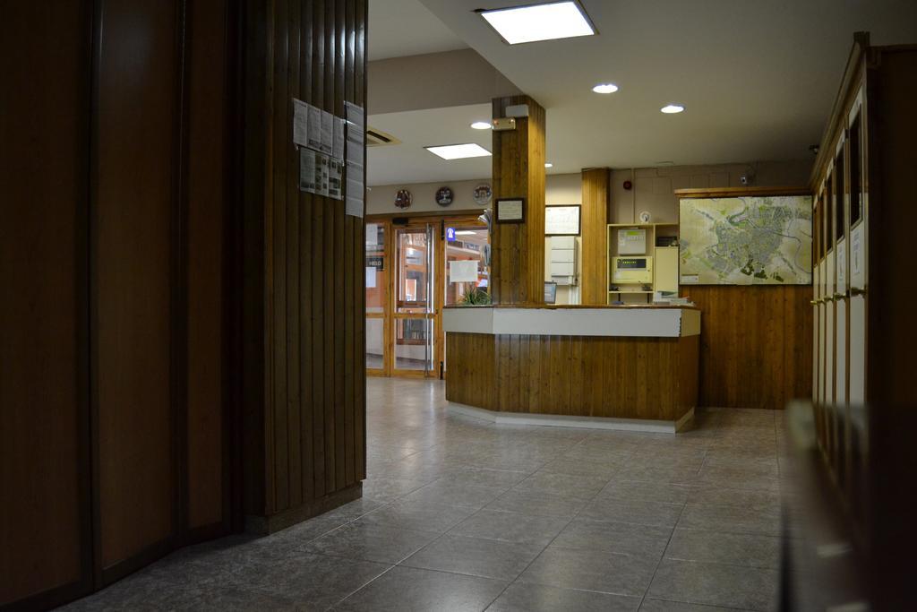 Hotel Rausan Alfajarin Luaran gambar