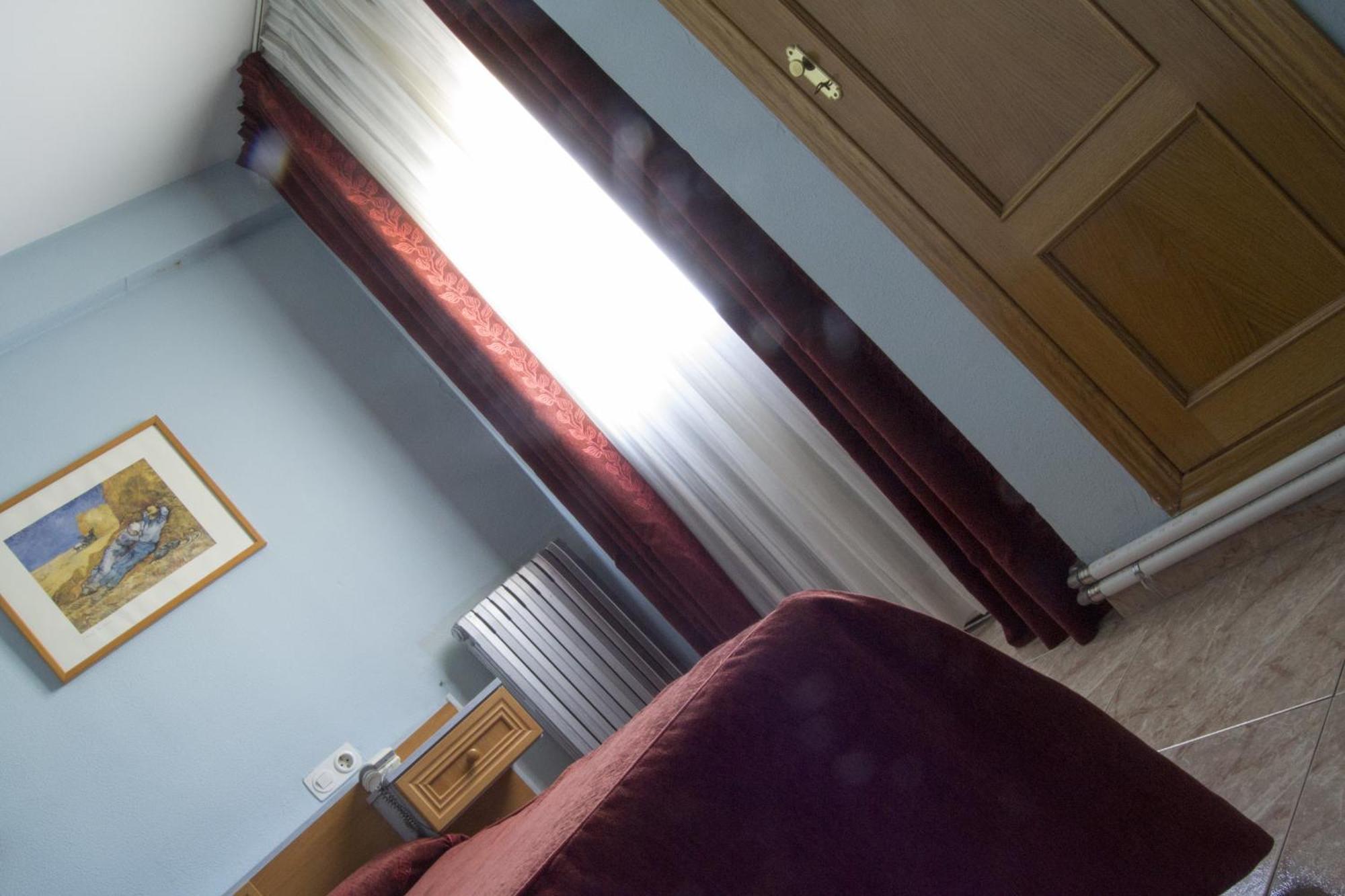 Hotel Rausan Alfajarin Bilik gambar