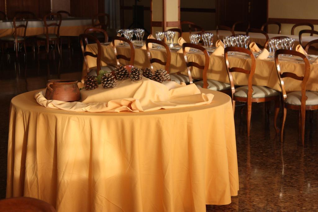 Hotel Rausan Alfajarin Luaran gambar